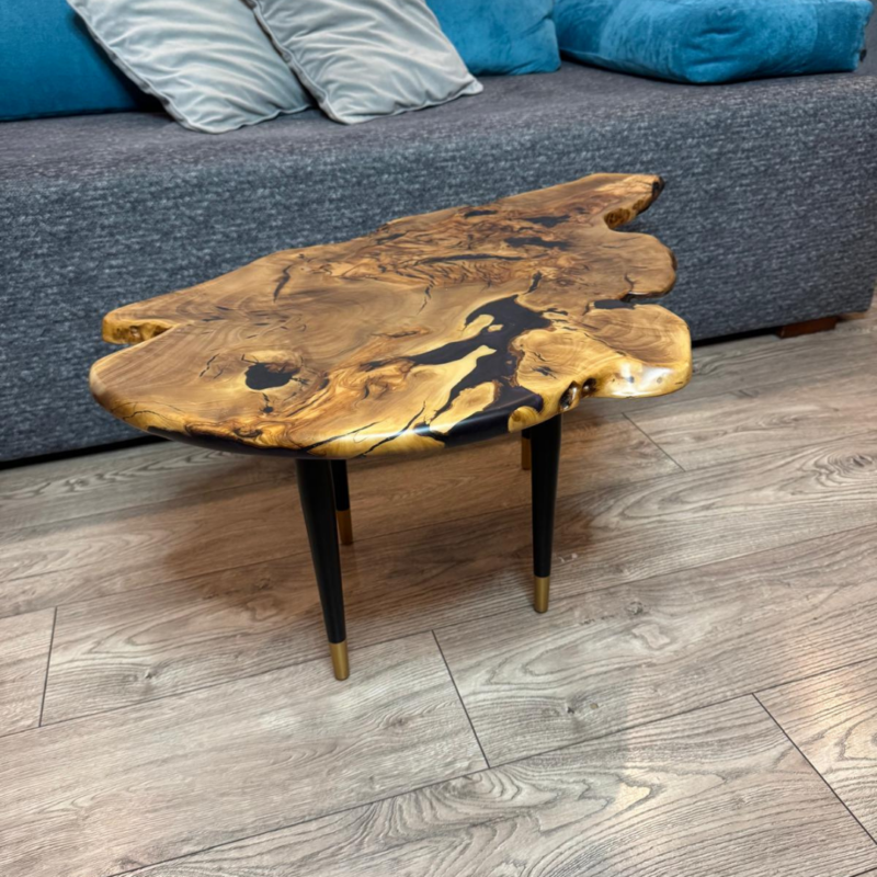 stolik kawowy z plastra drewna